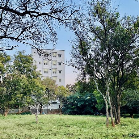 Truelife Whitefield - Premium 1 Bhk Apartments - Prime Location - Easy Access To Main Rd - Metro - Itpl - Fast Wifi - Kitchen - Smart Tv - Power Backup - Park - Garden Views Бангалор Екстериор снимка