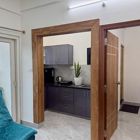 Truelife Whitefield - Premium 1 Bhk Apartments - Prime Location - Easy Access To Main Rd - Metro - Itpl - Fast Wifi - Kitchen - Smart Tv - Power Backup - Park - Garden Views Бангалор Екстериор снимка
