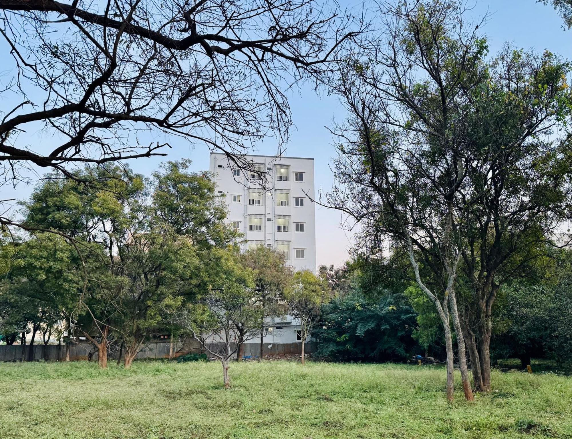 Truelife Whitefield - Premium 1 Bhk Apartments - Prime Location - Easy Access To Main Rd - Metro - Itpl - Fast Wifi - Kitchen - Smart Tv - Power Backup - Park - Garden Views Бангалор Екстериор снимка