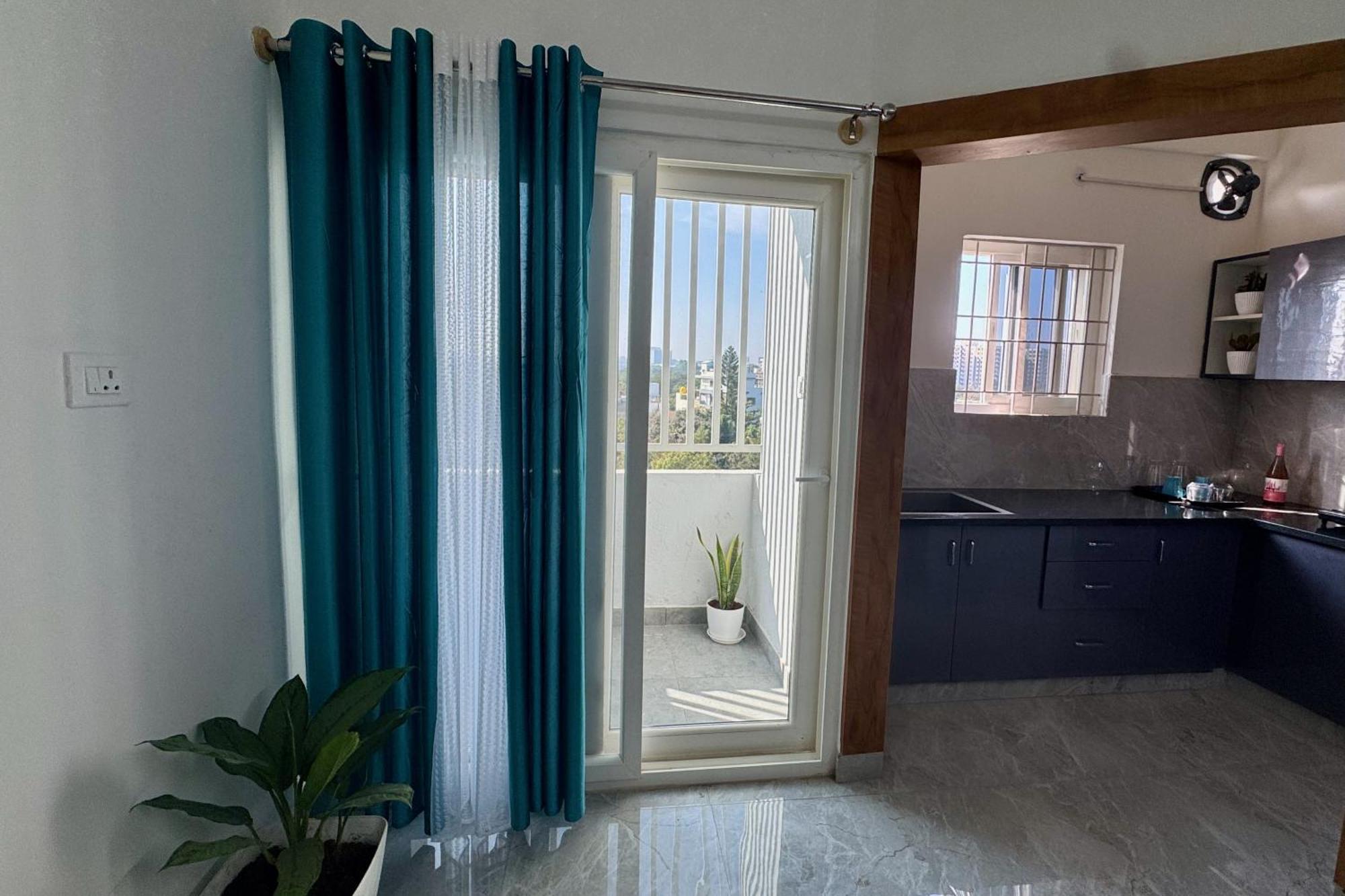 Truelife Whitefield - Premium 1 Bhk Apartments - Prime Location - Easy Access To Main Rd - Metro - Itpl - Fast Wifi - Kitchen - Smart Tv - Power Backup - Park - Garden Views Бангалор Екстериор снимка