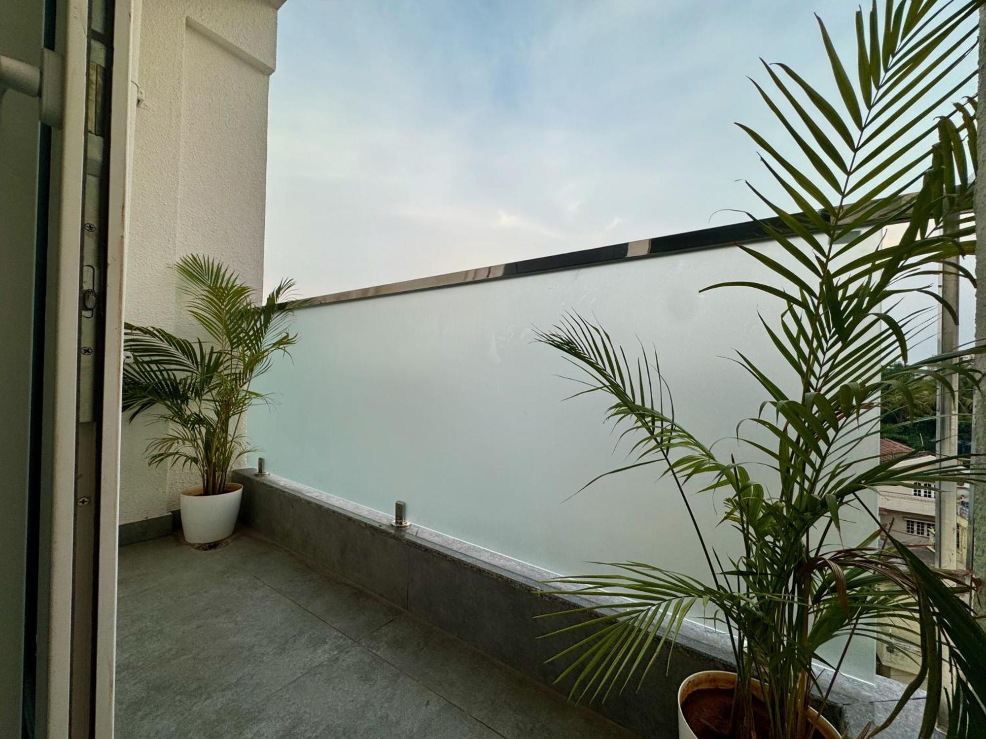 Truelife Whitefield - Premium 1 Bhk Apartments - Prime Location - Easy Access To Main Rd - Metro - Itpl - Fast Wifi - Kitchen - Smart Tv - Power Backup - Park - Garden Views Бангалор Екстериор снимка